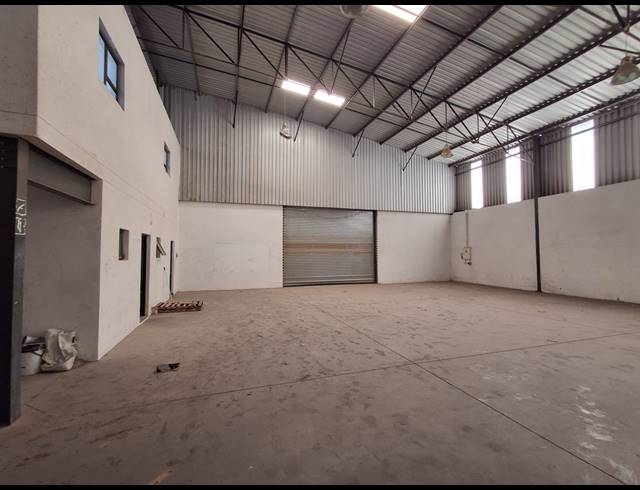 350M² WAREHOUSE TO LET IN WYCHWOOD